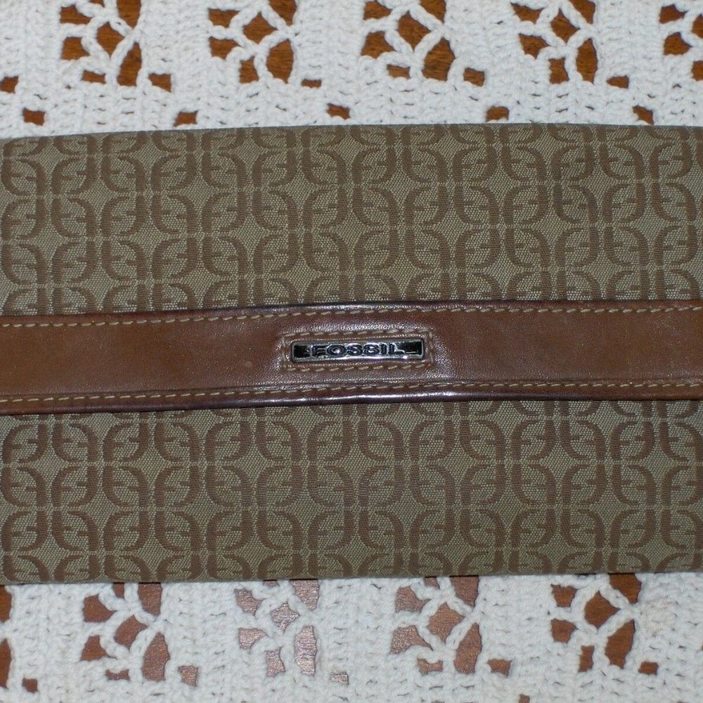 Fossil Clutch Wallet Brown Logo Leather Jacquard Organizer BOTTOM DOLLAR!!!